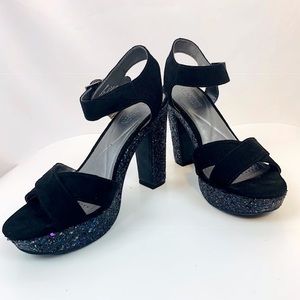 Reaction Kenneth Cole faux suede/glitter shoes.7.